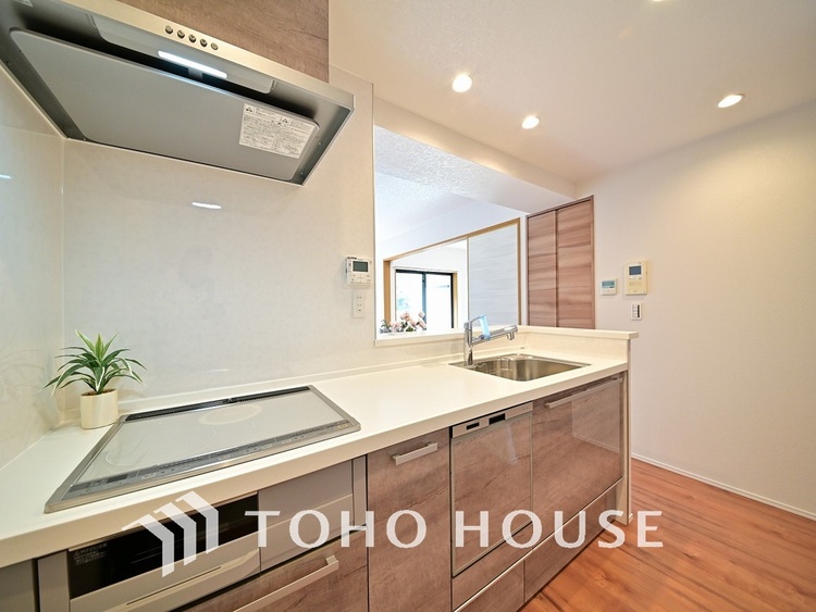 キッチン シンプルな部屋の雰囲気に溶け合うナチュラルキッチン