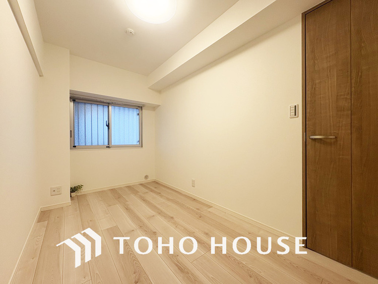 内装 採光もある洋室は、くつろぎのひと時を過ごすのにぴったり