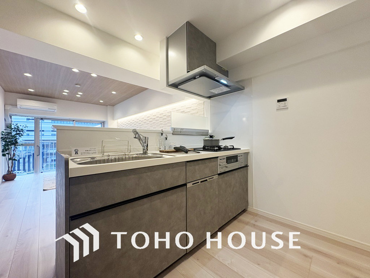 キッチン シンプルな部屋の雰囲気に溶け合うナチュラルキッチン