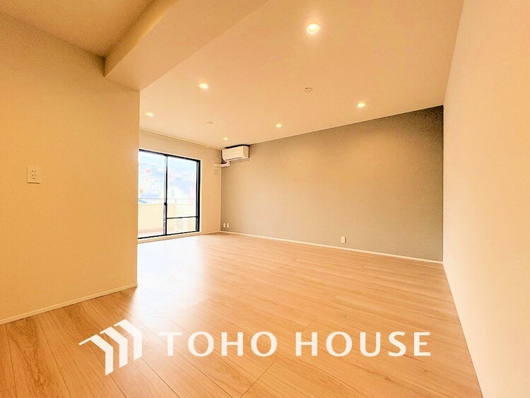 内装 家族みんなが爽やかに過ごせるように、光をたっぷり取り込んだLDK