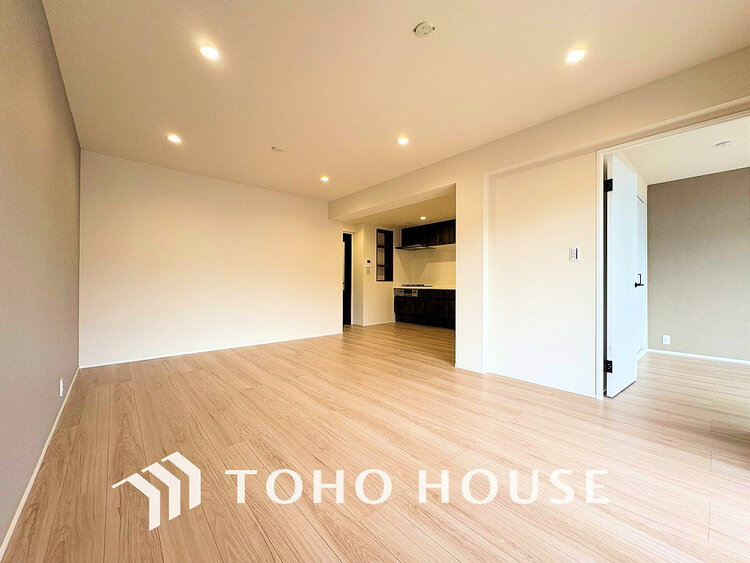 内装 上質な時間を育む暮らしのメインステージ。寛ぎとコミュニケーションを育む居心地のよい場所