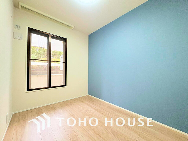 内装 採光もある洋室は、くつろぎのひと時を過ごすのにぴったり