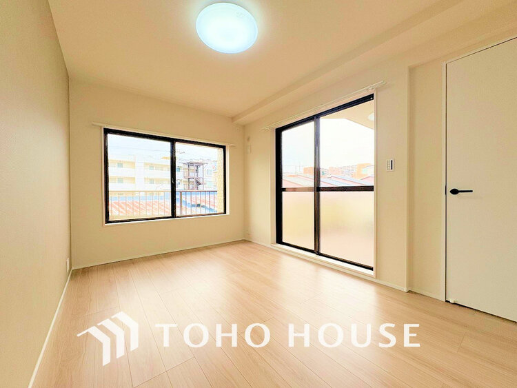 内装 1日の疲れを癒し、心地よく寛げるようゆったりとした広さをしています