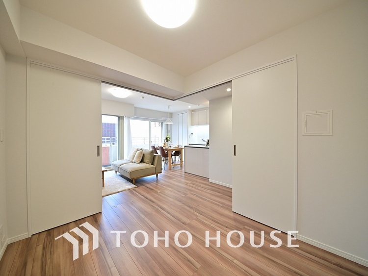 内装 1日の疲れを癒し、心地よく寛げるようゆったりとした広さをしています