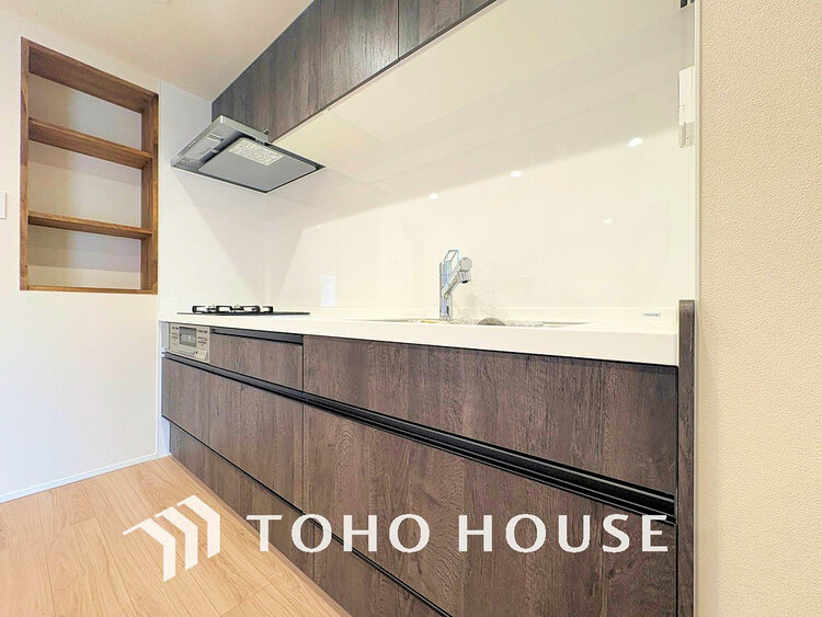 キッチン 落ち着きのあるカラーで統一された清潔感と気品が溢れるキッチン