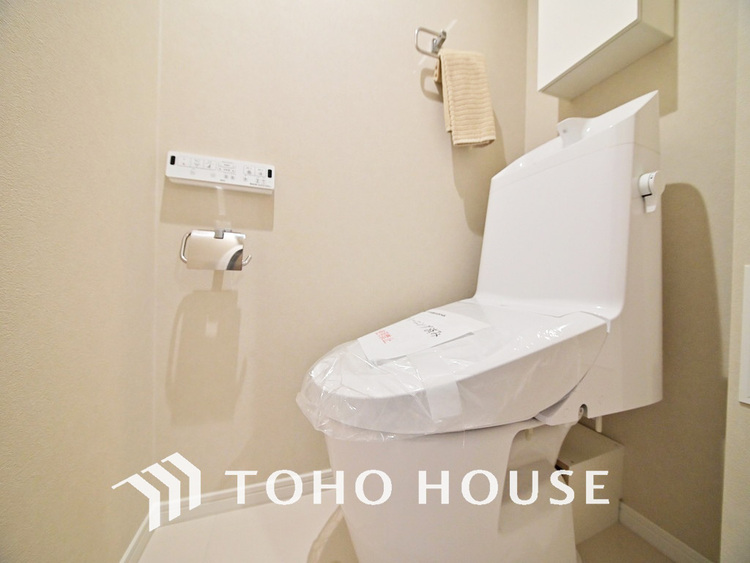 トイレ 清潔な洗浄機能付温水シャワートイレ