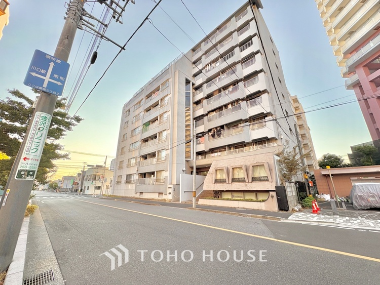 外観 ほんの少しのこだわり。ちょっとした色使いがその家がもつ雰囲気、趣（おもむき）を携え、暮らす家族や訪ねてくる友人・知人に新鮮な香りを運んできます。