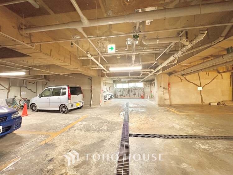 駐車場 ◆駐車場◆大切な車を置いておける。敷地内に駐車場があるとお出かけの際に便利です。