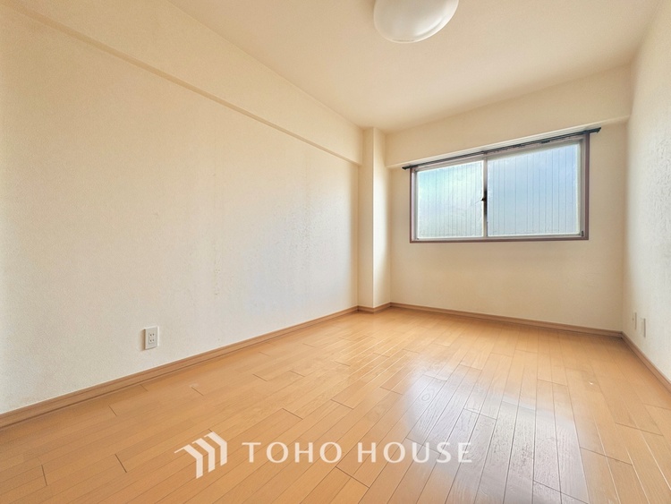 内装 寝室は一日の疲れを癒す大切な空間。快適で落ち着けるおすすめの間取りです。