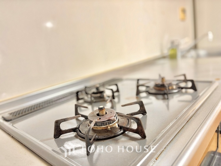 キッチン 【Kitchen】キッチンは家族の絆を育む大切な空間。シンプルで使い易いSystemKitchenで愉しく作る料理は愛情のある美味しいご馳走に。