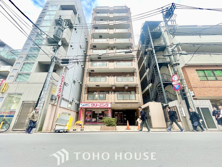 外観 ほんの少しのこだわり。ちょっとした色使いがその家がもつ雰囲気、趣（おもむき）を携え、暮らす家族や訪ねてくる友人・知人に新鮮な香りを運んできます。