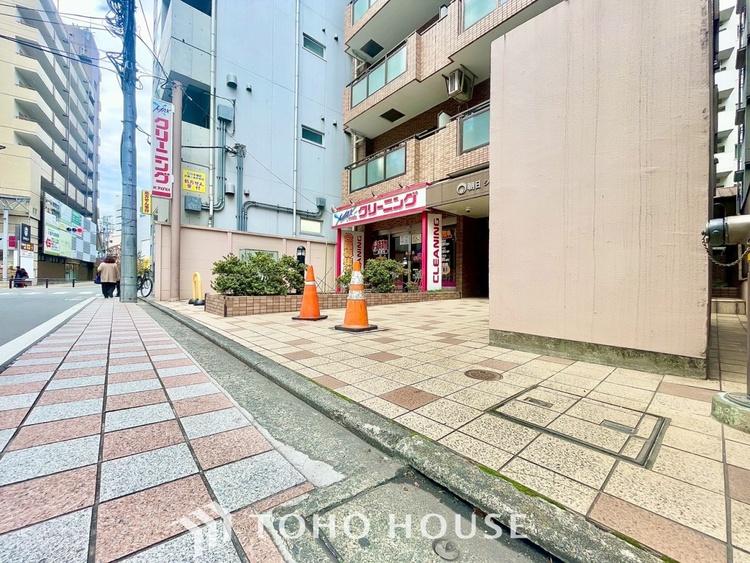 外観 ほんの少しのこだわり。ちょっとした色使いがその家がもつ雰囲気、趣（おもむき）を携え、暮らす家族や訪ねてくる友人・知人に新鮮な香りを運んできます。