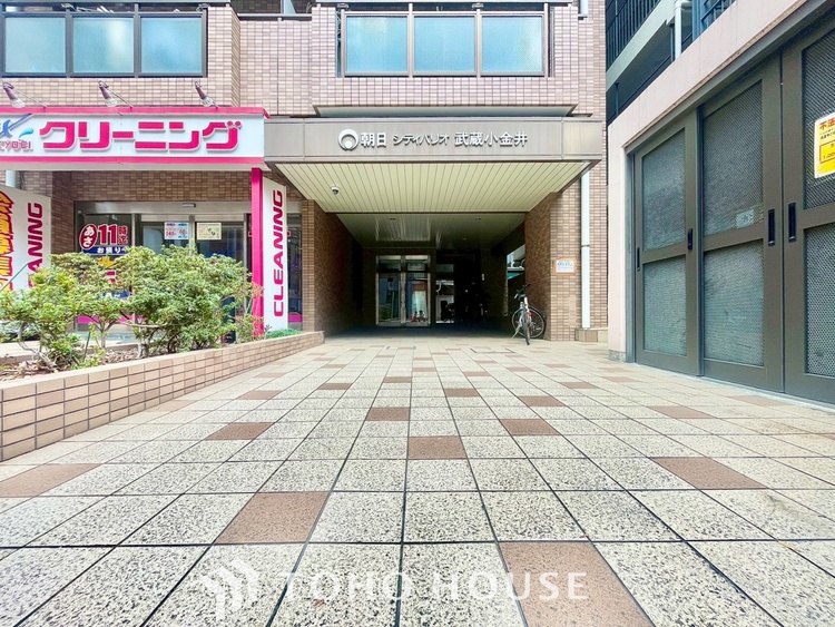 外観 ほんの少しのこだわり。ちょっとした色使いがその家がもつ雰囲気、趣（おもむき）を携え、暮らす家族や訪ねてくる友人・知人に新鮮な香りを運んできます。