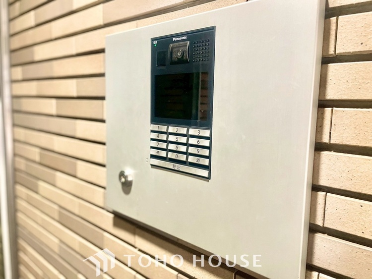 外観 ほんの少しのこだわり。ちょっとした色使いがその家がもつ雰囲気、趣（おもむき）を携え、暮らす家族や訪ねてくる友人・知人に新鮮な香りを運んできます。