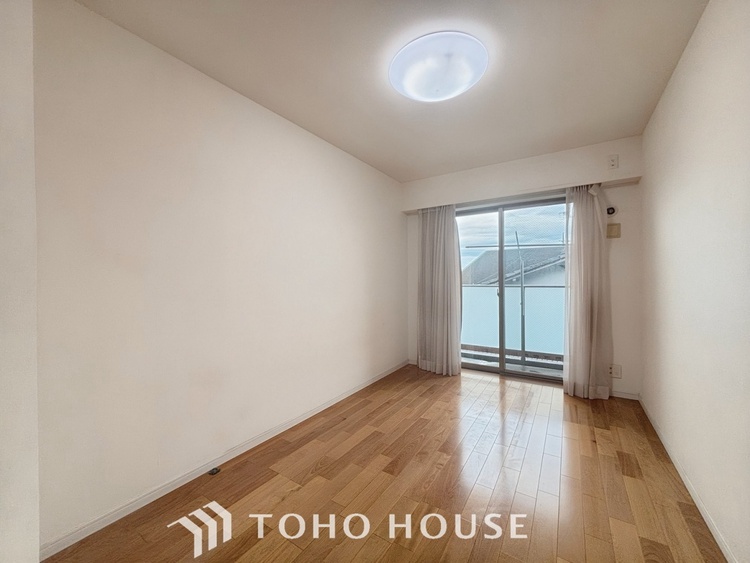 内装 ◆陽光◆が差し込む。この開放的な空間に家族の笑顔が集う。家族が一緒に過ごす空間は明るく、そして居心地よく。