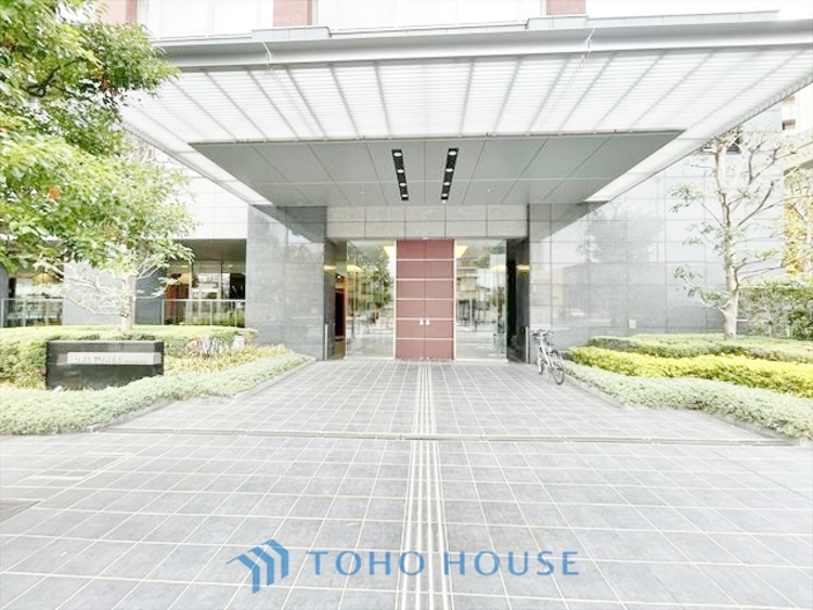 エントランス ◆癒しの空間◆室内構成に拘り採光とセンスを散りばめた空間。それは『柔らかさ』に似た素敵な居場所。そこに暮らす人のことを考えつくり出したものは『癒し』という心地よい居場所なんだと思う