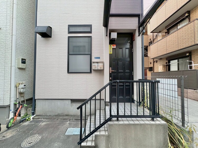 その他 清潔感のある落ち着いた雰囲気の玄関です。