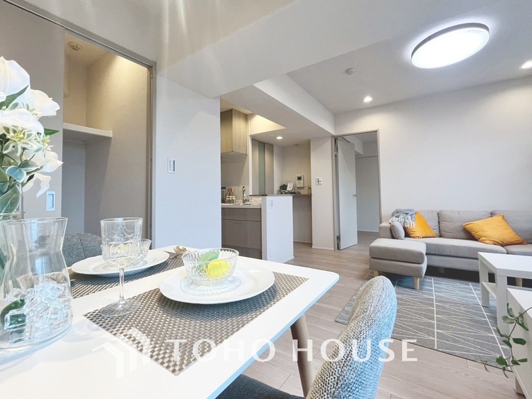 内装 【LIVING】◆住む喜び、楽しさ、感動◆を君と共有したい。いつまでもずっと家族を見渡せるこの広い空間で。