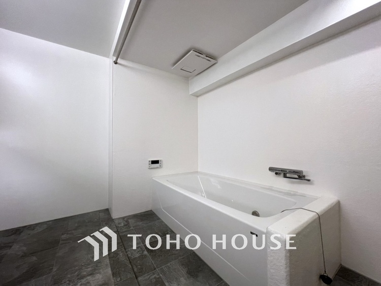 風呂 【WASHROOM】◆輝き◆統一されたWHITEなWASHROOM。憧れの輝かしい暮らしがここにある。