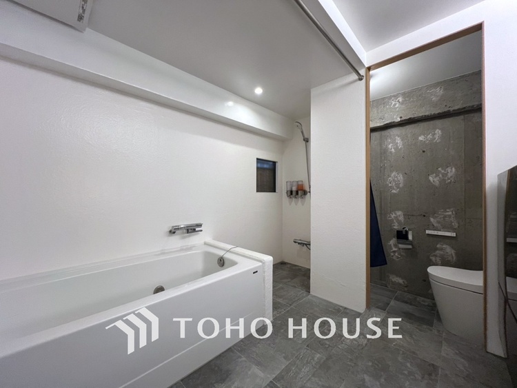 風呂 【WASHROOM】◆輝き◆統一されたWHITEなWASHROOM。憧れの輝かしい暮らしがここにある。