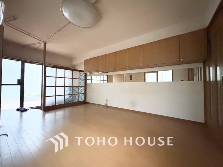 内装 【living room】◆シンプル◆だからこそ自由なイメージがわく。お気に入りが詰まったあなただけの家に。