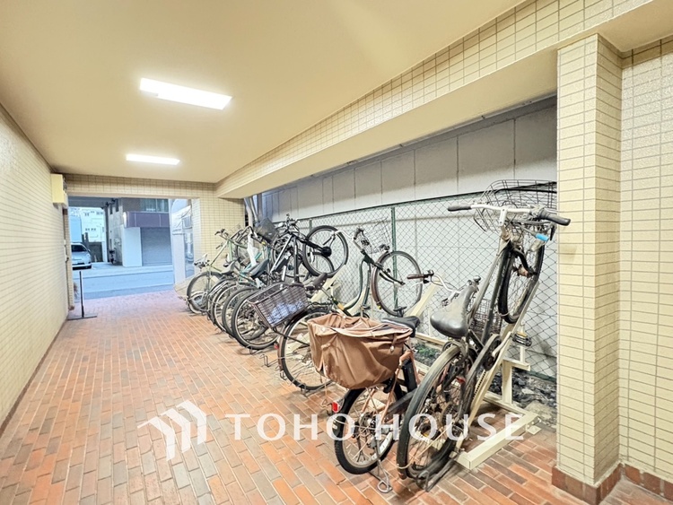 その他 【BICYCLE PAEKING LOT】◆駐輪場◆快適な生活には欠かせない自転車。開放的な駐輪場がございます。