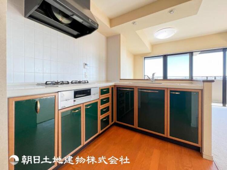 キッチン 【キッチン】シンプルで使いやすさにこだわりました。快適な日常を支える機能性と強さがひとつになった自慢のキッチンです。