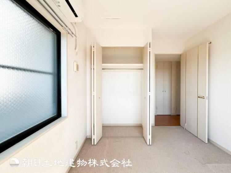 収納 【収納】たっぷりの収納スペースがあれば、季節物の衣類もすっきりしまえるので衣替えも楽ちんで快適に暮らせそうです