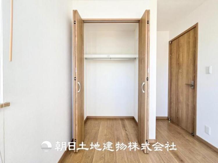 収納 【収納】全居室に収納付き、共用スペース収納もあり、すっきり片づけて広く使えます。