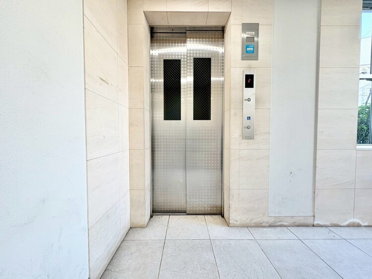 設備 エレベーターの管理も、きちんと行き届いてます。