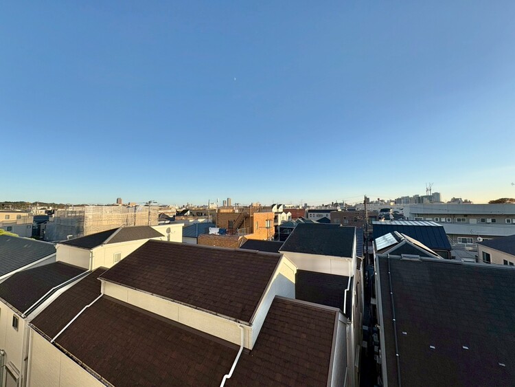 バルコニー 頬をなでる、優しい風を感じることが出来ます。