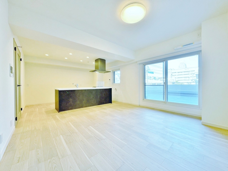 居間 居心地の良い空気感は、暮らしのステージを彩り、心からのやすらぎと満足感を与えてくれます。