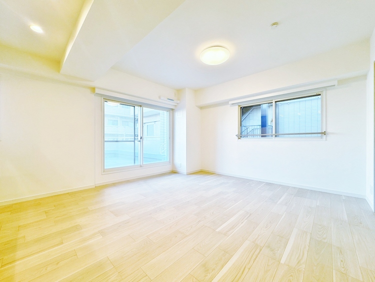 居間 飾り過ぎないシンプルな内装と偏り過ぎないデザインで統一しました。