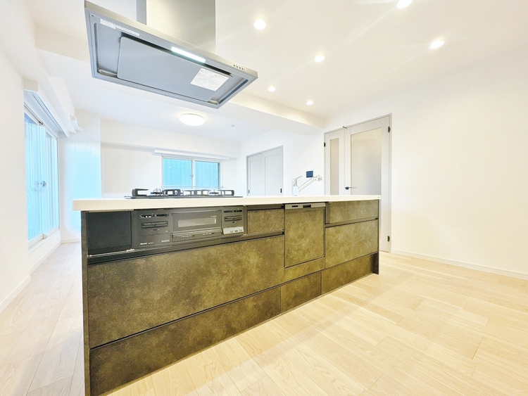 キッチン 洗練されたスタイリッシュなデザイン性と使いやすさを備えた仕様。