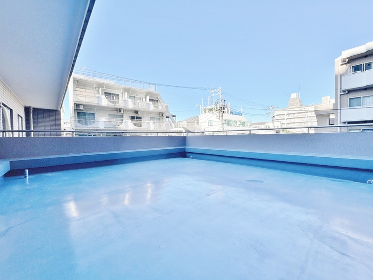 バルコニー 頬をなでる、優しい風を感じることが出来ます。