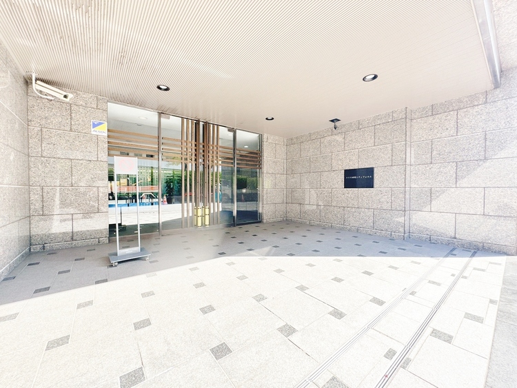 エントランス 外と内をつなぐエントランスは、まさに顔となる場所。