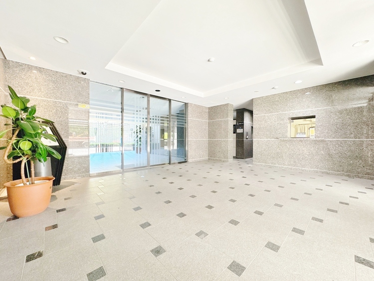 エントランス エントランス内部は、管理が行き届き清潔な共有スペースとなっています。