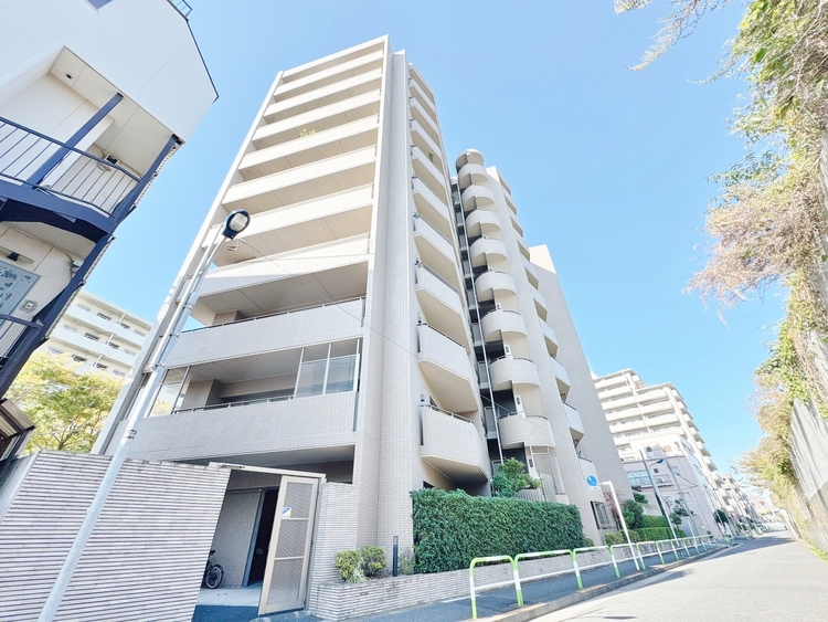 外観 現地に足をお運びいただいた際には、周辺散策などをお勧めいたします。