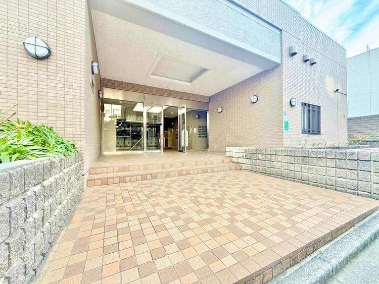 エントランス 外と内をつなぐエントランスは、まさに顔となる場所。