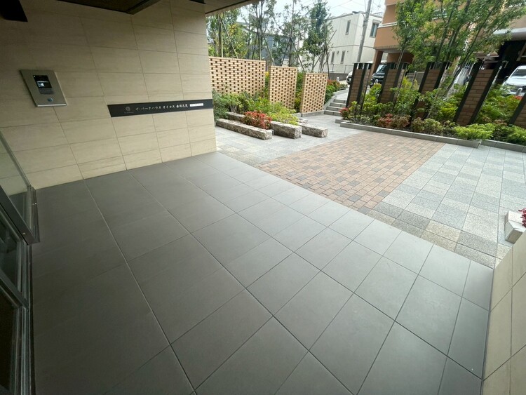 エントランス エントランスは、毎日の行き帰りで使う大事な空間です。