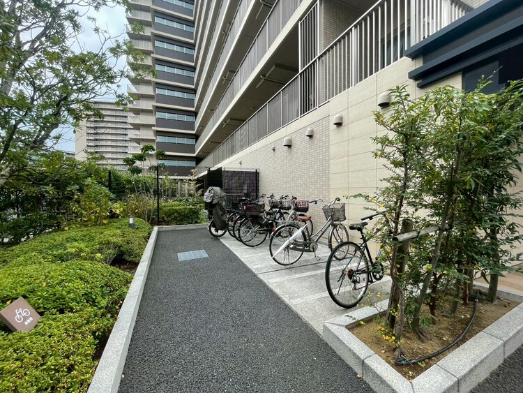 その他 きちんと整備された駐輪場。住む方の心遣いが感じられます。
