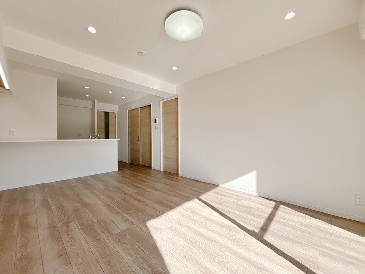 居間 居心地の良い空気感は、暮らしのステージを彩り、心からのやすらぎと満足感を与えてくれます。