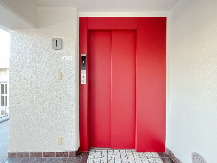 設備 エレベーターの管理も、きちんと行き届いてます。