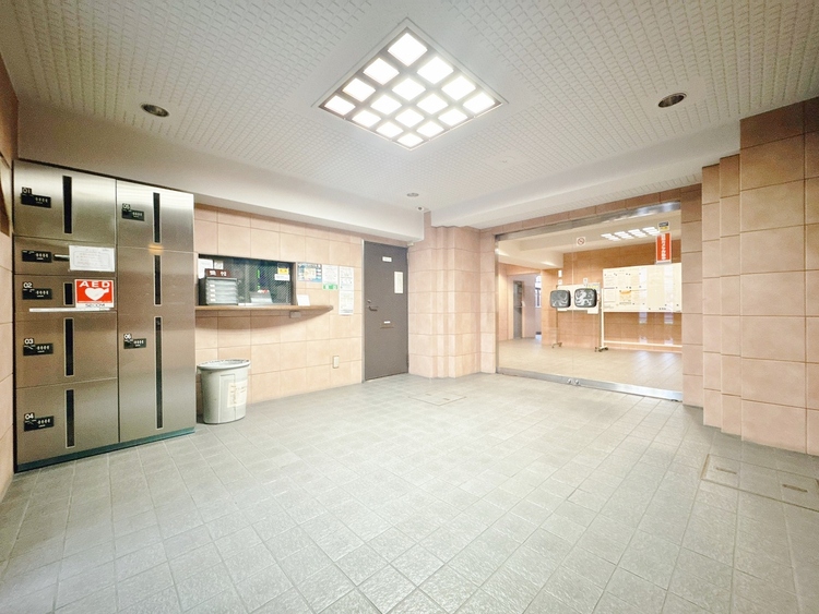 エントランス エントランス内部は、管理が行き届き清潔な共有スペースとなっています。