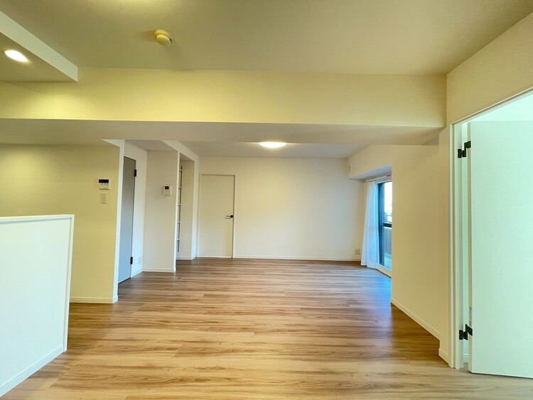 居間 飾り過ぎないシンプルな内装と偏り過ぎないデザインで統一しました。