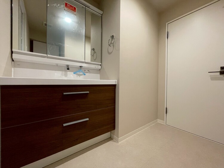 洗面 清潔感と心地よさを重視した、上質感漂うパウダールーム。