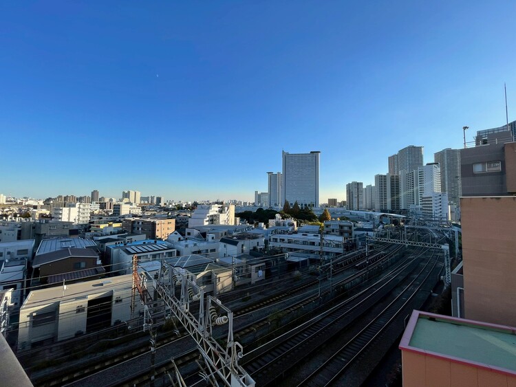 バルコニー 頬をなでる、優しい風を感じることが出来ます。