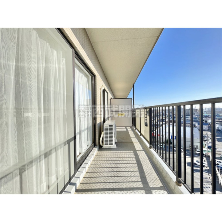 バルコニー ワイドなバルコニーで洗濯物もお布団も、たくさん干せます。広いバルコニーは使い勝手が良好です。