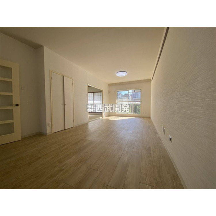 居間 LDK１１．３帖