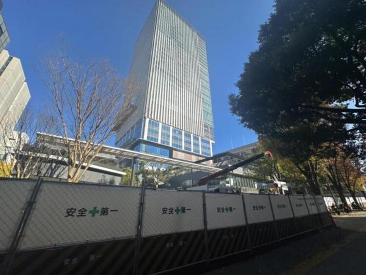 周辺 関内駅前の再開発エリア	400m